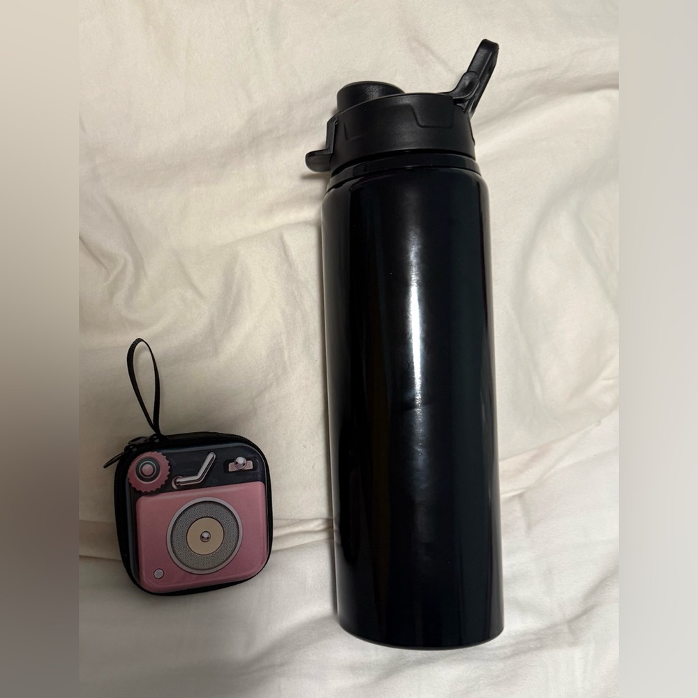 Water Bottle COLD Beverage 20oz and Retro Carry Pouch set. NEW